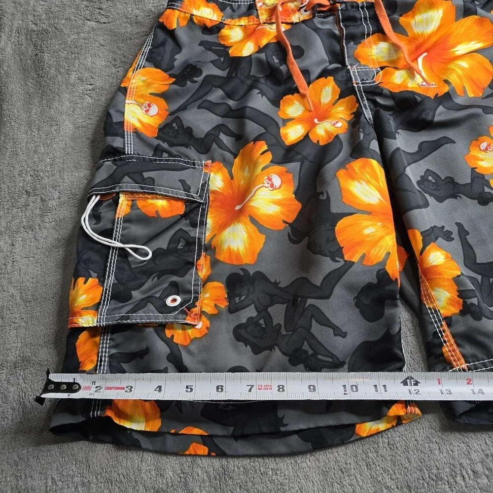 Billabong Floral Hibiscus Skull Pin Up Girl Boardshoarts Mens 33 (32) Orange